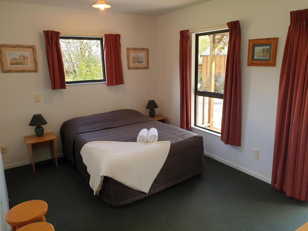 Lake Brunner Country Motel & Holiday Park Moana Exterior photo