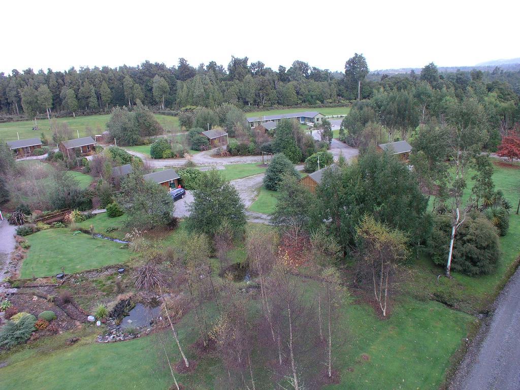 Lake Brunner Country Motel & Holiday Park Moana Exterior photo
