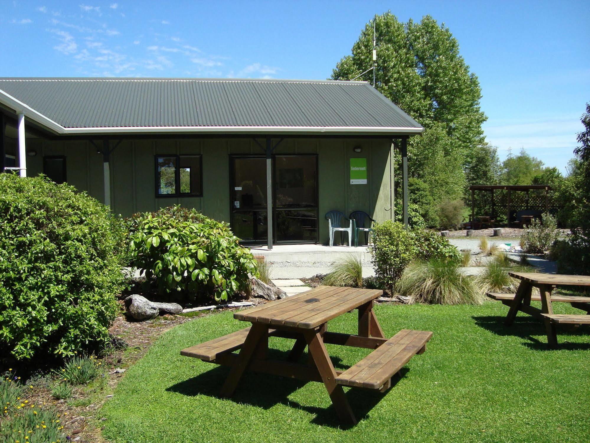 Lake Brunner Country Motel & Holiday Park Moana Exterior photo
