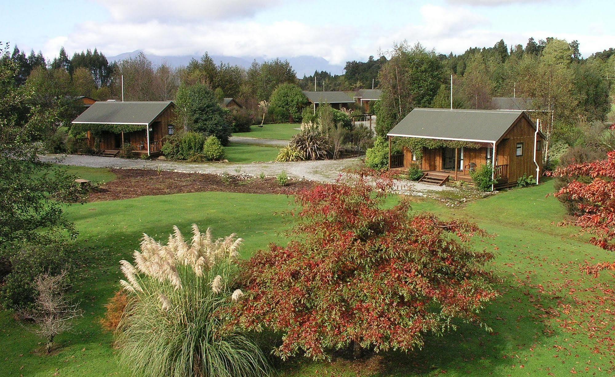 Lake Brunner Country Motel & Holiday Park Moana Exterior photo