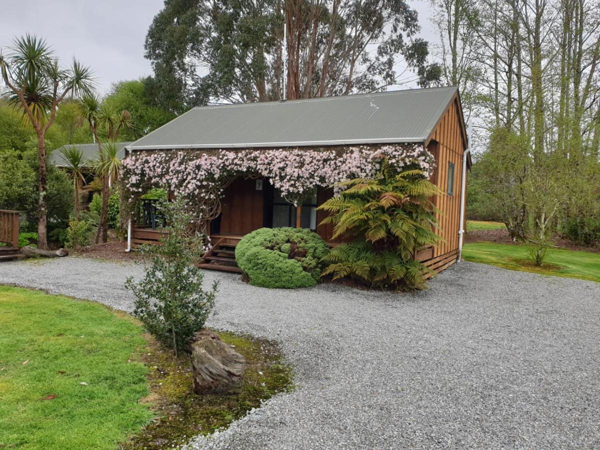 Lake Brunner Country Motel & Holiday Park Moana Exterior photo
