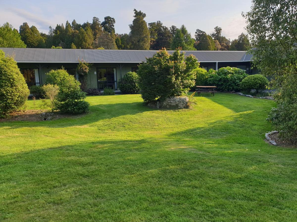 Lake Brunner Country Motel & Holiday Park Moana Exterior photo